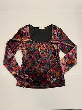 NATURAL LIFE VELVET FLORAL LONG SLEEVE TOP SIZE LARGE